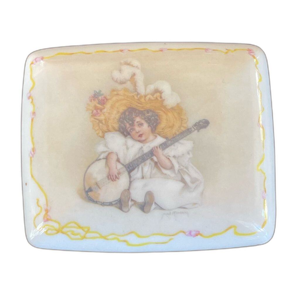 Vintage 80s Heirloom Tradition Trinket Box Susanna Banjo Girl H1395 Grandmacore